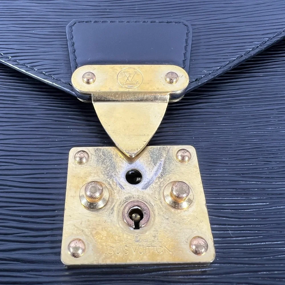 3040: Louis Vuitton Epi Serviette Fermoir Briefcase Black